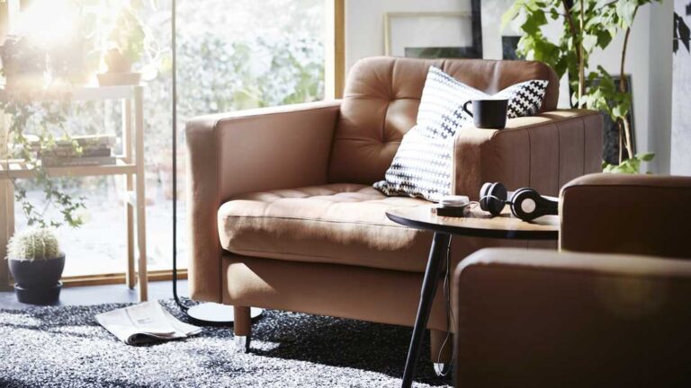 Mengatasi Sofa Lembab dan Berjamur